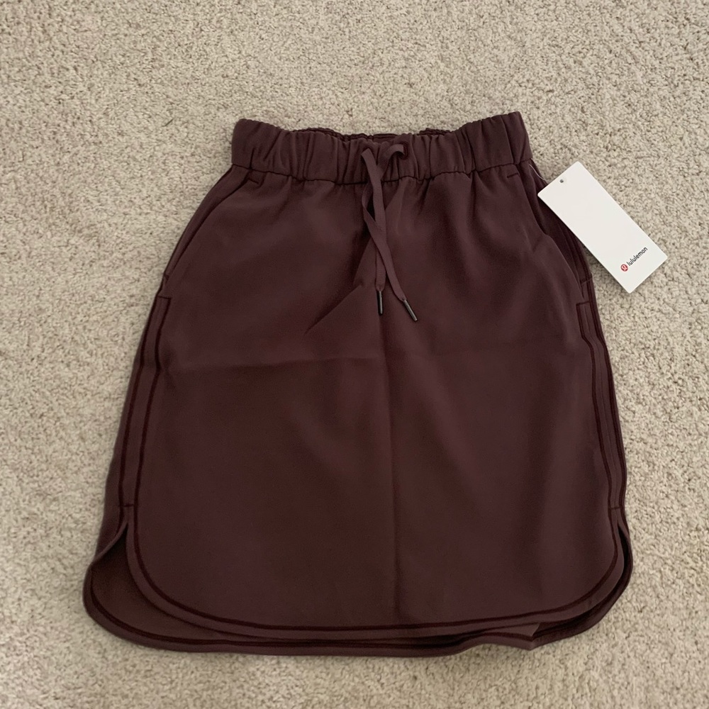 NWT Lululemon On The Fly Skirt, size 4